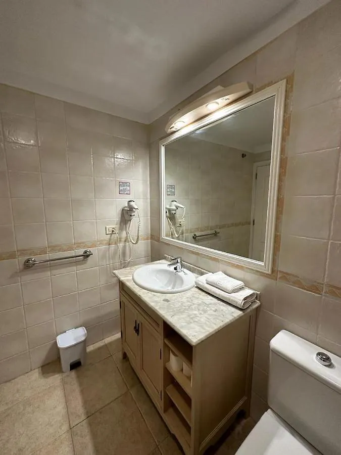 Sunny Apartment & Heated Pool Los Cristianos   Los Cristianos (Tenerife)