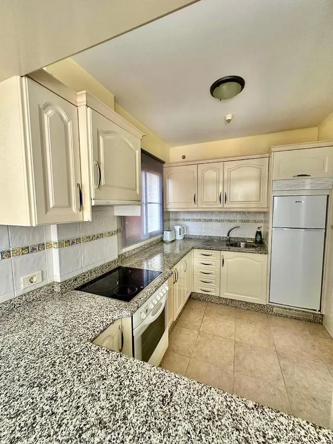Sunny Apartment & Heated Pool Los Cristianos