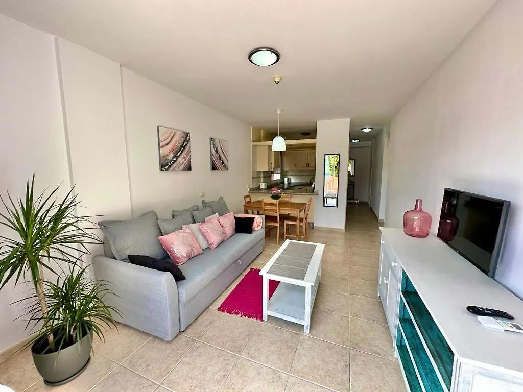 Sunny Apartment & Heated Pool Los Cristianos   Los Cristianos (Tenerife)