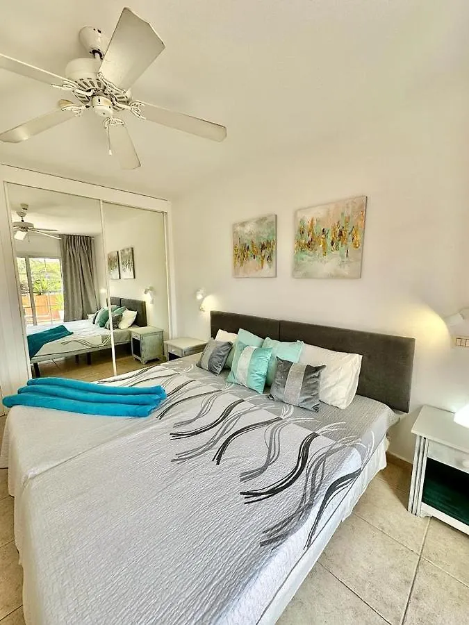 Sunny Apartment & Heated Pool Los Cristianos  0*, Los Cristianos (Tenerife)