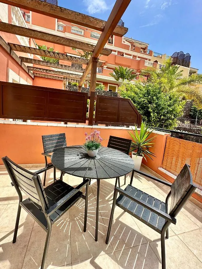 Sunny Apartment & Heated Pool Los Cristianos  Los Cristianos (Tenerife)